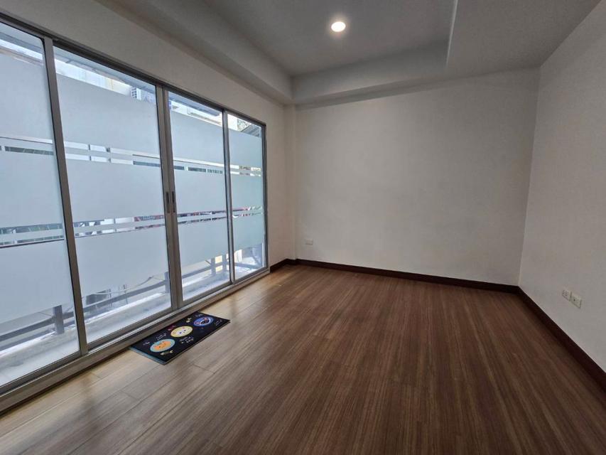 ขายทาวน์โฮม 3 ชั้น บ้านกลางเมือง เดอะปารีส พระราม 9 – รามคำแหง 3