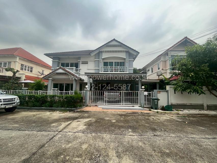 หมู่บ้านฟลอราวิลล์ รังสิต-ปทุมธานี ซอย 6 ซอยวัดเปรมประชากร ใกล้ บ.work point ถนนรังสิต-ปทุมธานี ต.บางพูน อ.เมืองปทุมธานี จ.ปทุมธานี