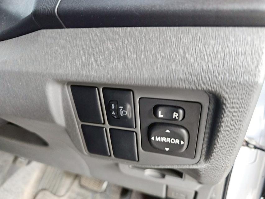 Toyota Prius Year 2012 14