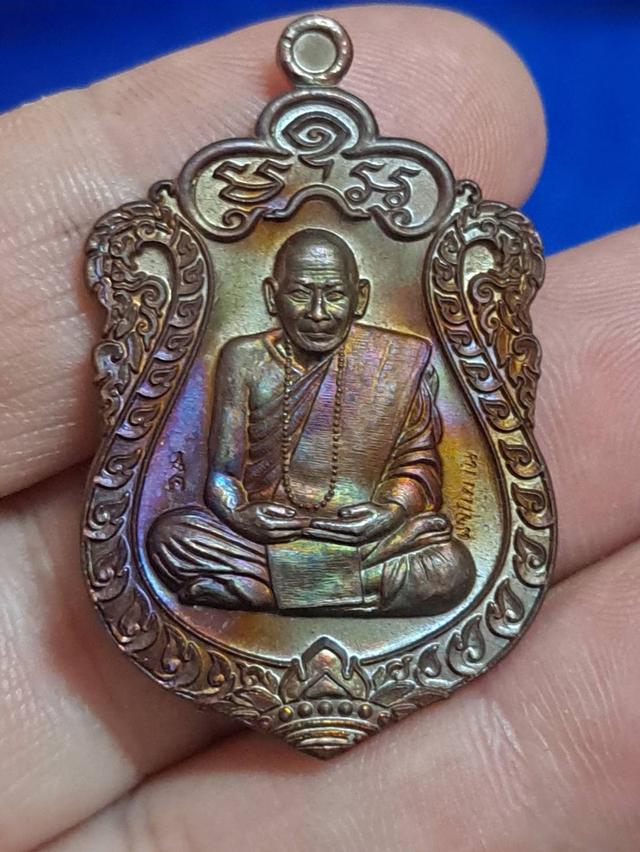 พระเครื่ิองและเคร่ื่องราง