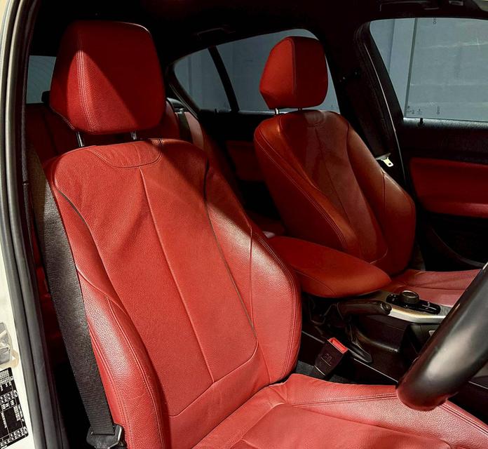 BMW 118i M-Sport LCI (F20) ปี 2016 รูปที่ 9