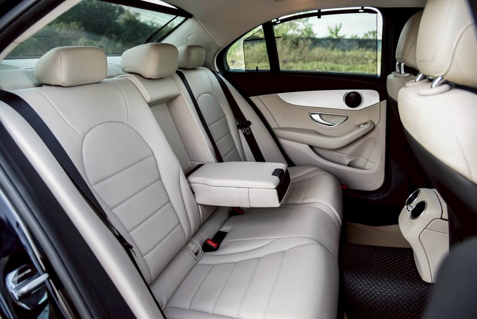 รหัสรถ CBL6731 Mercedes-Benz C350e Avantgarde W205 AT 2017 10
