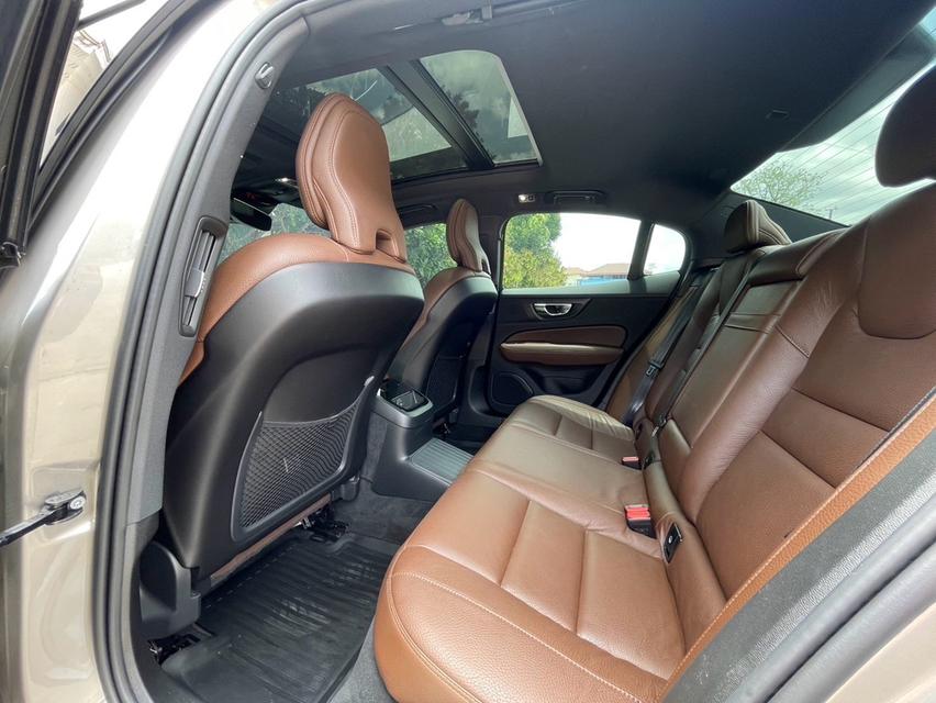 Volvo S60 Recharge T8 Momentum AWDปี 2021 เลขไมล์ 74,xxx km. รูปที่ 8