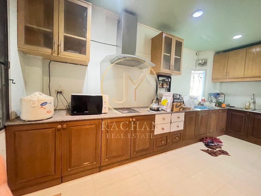 B69-302 ขายด่วน บ้านเดี่ยว 2 ชั้น หลังมุม หมู่บ้านลัดดารมย์ รัตนาธิเบศร์ เนื้อที่ 89 ตร.ว พื้นที่ใช้สอย 300 ตร.ม 4 ห้องนอน 3 ห้องน้ำ 1 ห้องครัว 15