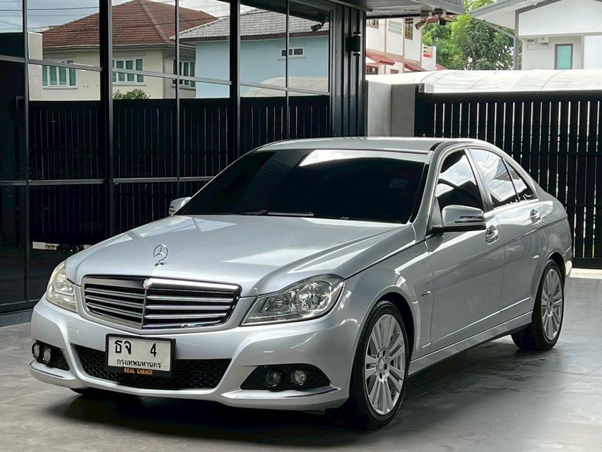 Mercedes Benz C200 CGI minor change ปี 12 วิ่ง100000 KM.