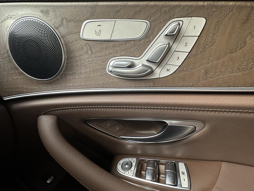 Mercedes Benz E350e Exclusive  18