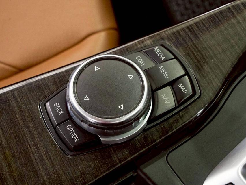 BMW 330e Luxury ปีจด 2017 8