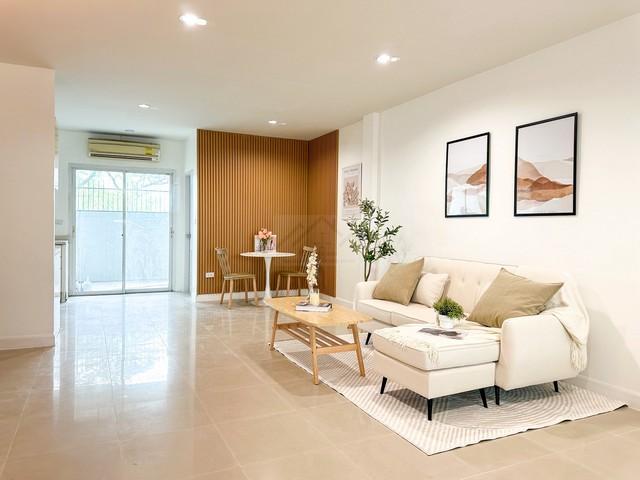 ขายทาวน์โฮม 3 ชั้น 26 ตรว. 4 ห้องนอน หมู่บ้าน เดอ สยาม สวนหลวง ร.9 ใกล้สวนหลวง ร.9 ร่มรื่น เป็นส่วนตัว 5