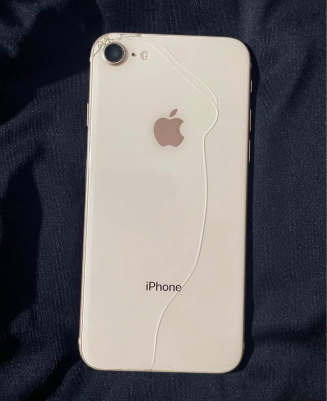 iPhone 8 สีทอง 1