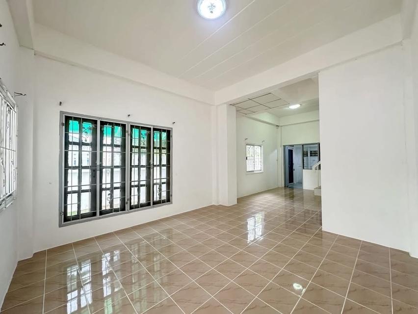 รับนายหน้า สัญญาเปิด บ้าน Townhouse Style บ้านเดี่ยว ราคาถูกสุด ร่มเกล้า ซอย 6 แปลงหัวมุม 34 ตรว 2 ห้องนอน 2 ห้องน้ำ 2 ที่จอดรถ 14