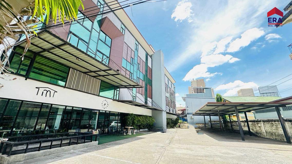 ขายโรงแรม ใจกลางเมืองพิษณุโลก ขนาด 45 ห้อง ห่างวัดพระศรี เพียง 500 เมตรเท่านั้น