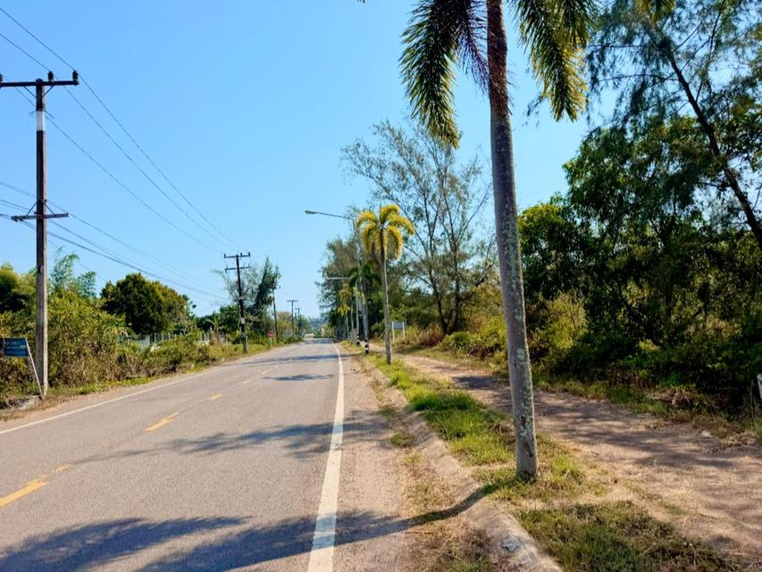 ที่ดินใกล้ทะเล ทำเลศักยภาพติดถนนบูรพาชลทิต ใกล้ แหลมแม่พิมพ์ จังหวัดระยอง 3 ไร่ 40 ตร.วา เหมาะซื้อเก็บ สร้างบ้าน พูลวิลล่า หมู่บ้าน ลงทุน 6