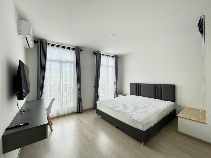 บ้านว่างให้เช่า เฟอร์นิเจอร์ครบ พร้อมเข้าอยู่ ตรงข้าม Mega บางนา  12
