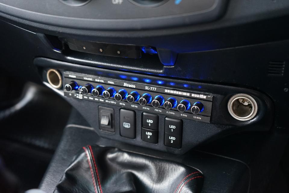 2015 TOYOTA VIGO 2.5E TRD 13