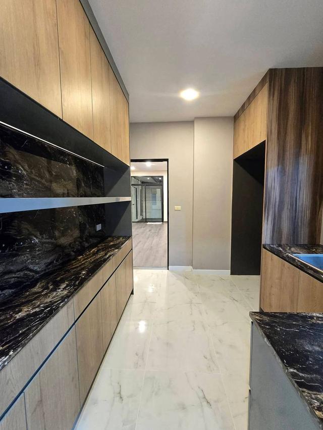 หมู่บ้านเปี่ยมสุข บ้านกล้วย  บ้านเดี่ยวสองชั้น 2 ชั้น ตกแต่งสไตล์ Modern  Luxury  พร้อม  Built-in Furniture ดีไซน์แบบจัดเต็ม 10