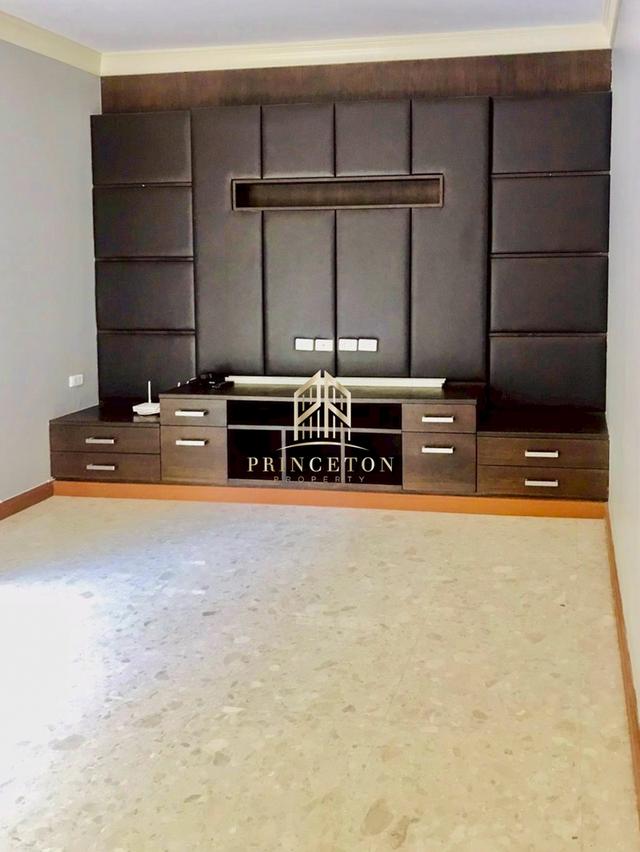 Luxury House For Sale or Rent Prukpirom Regent Sukhumvit With Private Swimming Pool 10