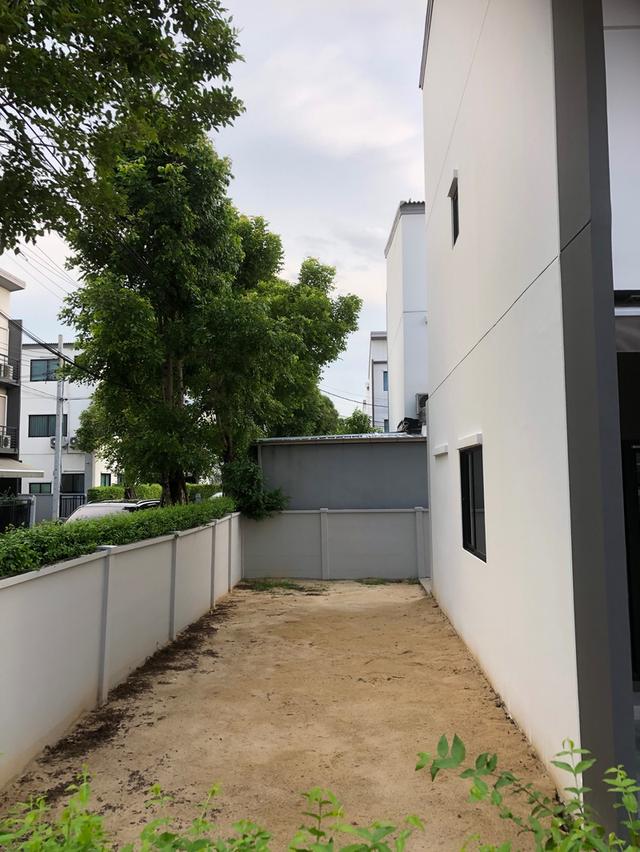ขายบ้านกลางเมือง รามอินทรา  - วัชรพล บ้านเลขที่  9/71 ตั้งอยู่หัวมุมซอย 4 ทาวน์โฮม / Home Office 3 ชั้น  ยังไม่เคยมาอยู่อาศัย 6