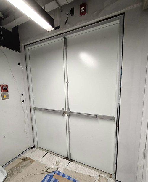 ประตูหนีไฟบานคู่ (Fire resistant steel door) 6