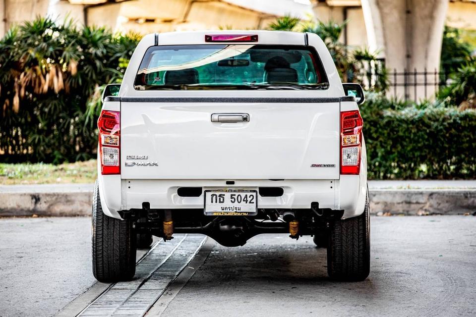 Isuzu D-Max Hi-Lander Cab 4 2.5 VGS Z ท๊อปปี 2012 สีขาว เกียร์ธรรมดา 6