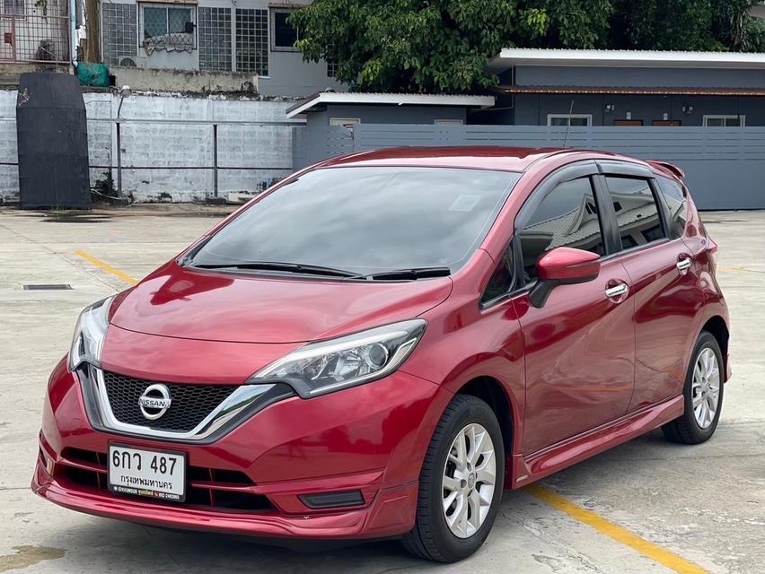 Nissan Note 1.2V ปี 2017 AT สีแดง
