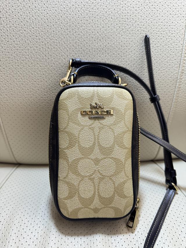 มือสองสภาพดี Coach Eva Phone Closs body CB852  1