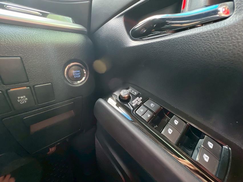 Toyota Vellfire 2.5 V ปี 15 รับประกันไม่มีชนหนัก พลิกคว่ำ จมน้ำ 10