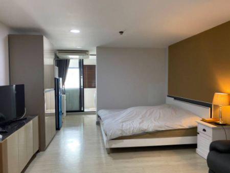 รูป ITF Silom Palace Condominium 
(ไอทีเอฟ สีลม พาเลส คอนโดมิเนียม) 
ห้องรีโนเวตใหม่ ขนาด 40 ตารางเมตร 
เฟอร์นิเจอร์ครบ ใ 6