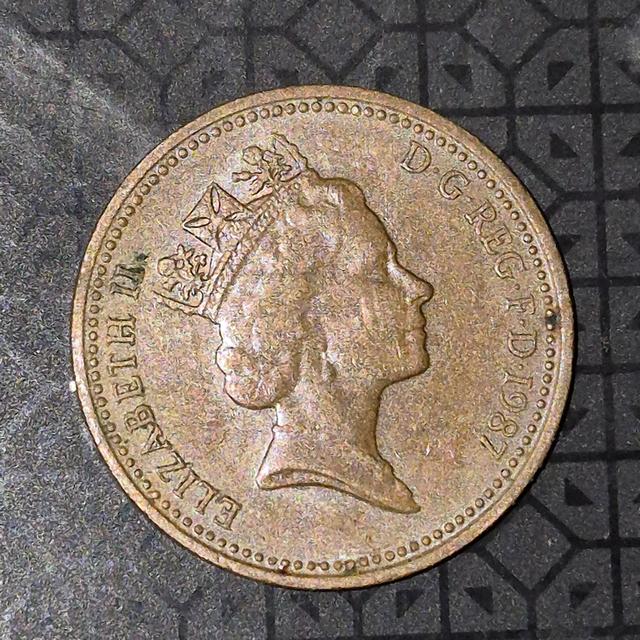 British coin 2 pennies. รูปที่ 9