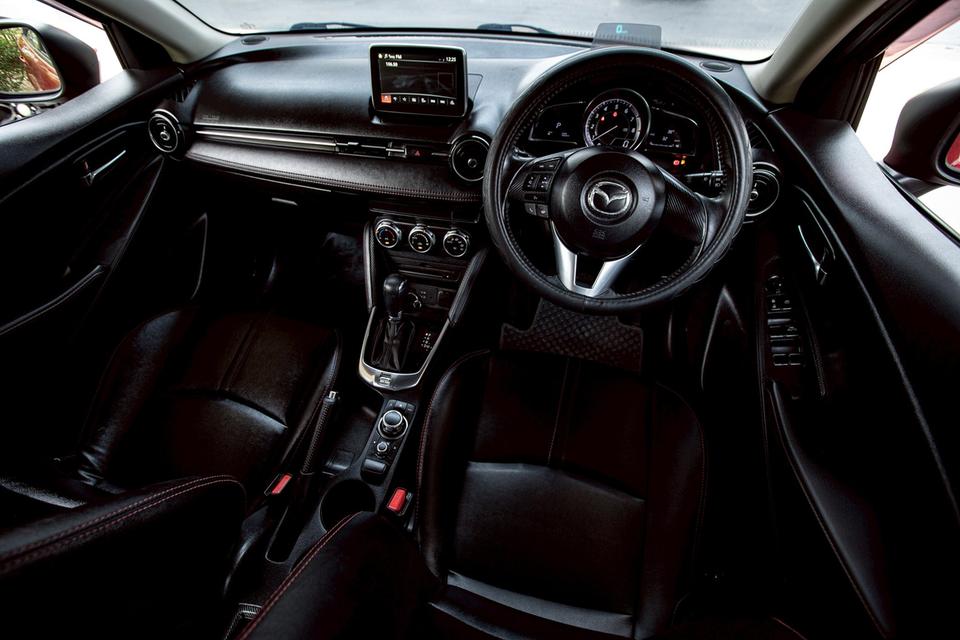 Mazda2 1.3 HighPlus Sport ปี 2016 สีแดง 13