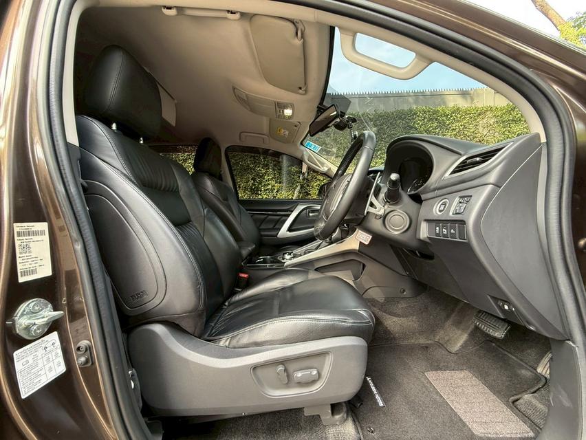 Pajero 2.4 GT Premium NAVI 4WD ปี2015 รถมือเดียวป้ายแดง 8