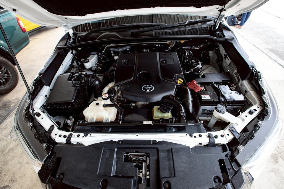 Toyota Revo 2.4J Plus Standard Cab สีขาว เกียร์ธรรมดา กระจกไฟฟ้า ปี 2019  11