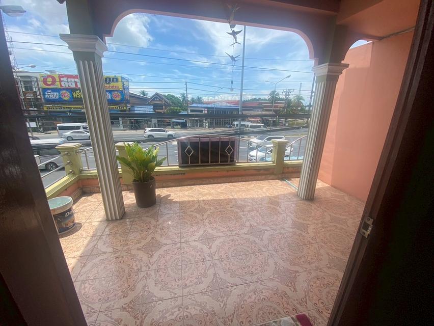 ทาวน์โฮมหลังมุม ติดถนนหลัก ย่านธุรกิจ เหมาะกับการลงทุน 9