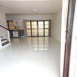 ให้เช่าทาวเฮ้าส์  THE CONNECT สุขสวัสดิ์ 26  3 นอน 2 น้ำ 2 ชั้น 3 ที่จอดรถ 10,000 บาท ติดต่อ 0868829426 4