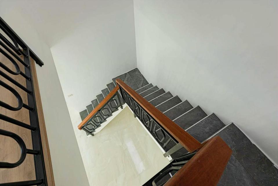 ขายบ้านแฝดสร้างใหม่ พัทยากลาง ราคาเริ่มต้น 4.99 ล้าน หน้าบ้านกว้าง 3 นอน 3 น้ำ พื้นที่ใช้สอยเยอะ 7