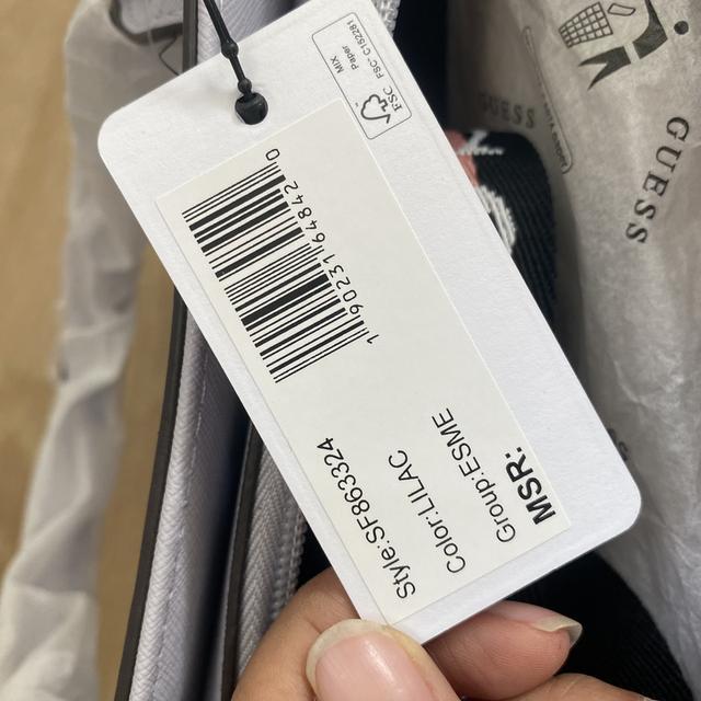 กระเป๋า guess ของใหม่ป้ายห้อย