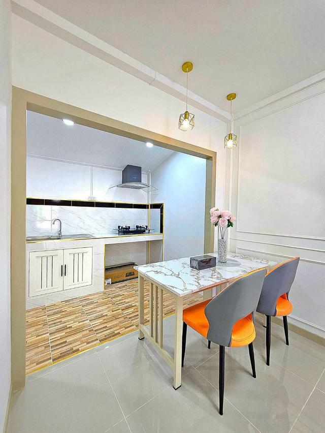 หมู่บ้านเต็มรัก ซอยวัดลาดปลาดุกทาวน์เฮาส์ 2 ชั้น ตกแต่งใหม่พร้อมอยู่ มีระเบียงหน้าบ้าน พร้อมของตกแต่ง 14