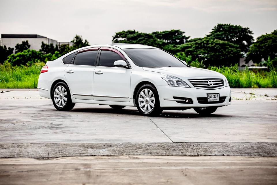Nissan Teana 250XV Sunloof รุ่นท๊อปสุด ภายในดำ ปี 2010 สีขาว
