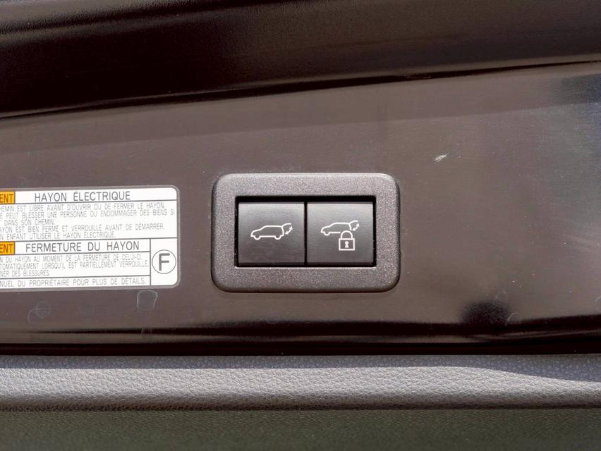 TOYOTA COROLLA CROSS 1.8 HYBRID PREMIUM ปี 2021 17