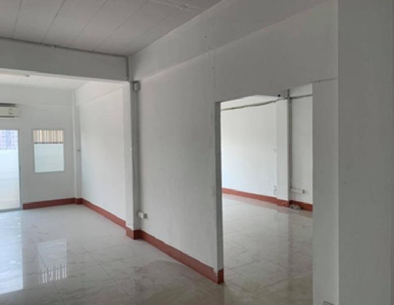 ให้เช่าอาคารพาณิชย์ 2 คูหา 4.5 ชั้น ริมถนนลาดกระบัง เข้าซอยไม่ลึก แอร์ 10 เครื่อง จอดรถในรั้ว 2 คัน 6