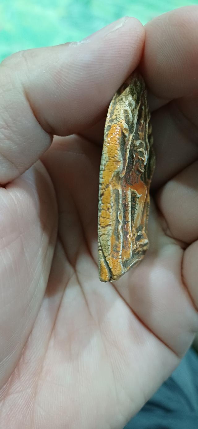 พระขุนแผนพิมพ์ห้าเหลี่ยมอกใหญ่ เนื้อกระเบื้องเคลือบ กรุวัดใหญ่ชัยมงคล อยุธยา รูปย่อยที่ 4