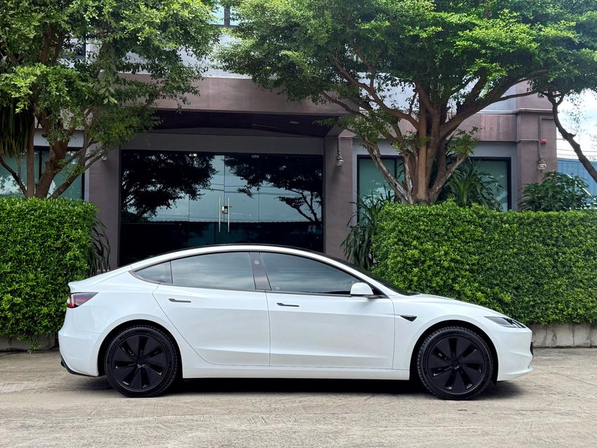 2024 TESLA MODEL 3 รถมือเดียวออกป้ายแดง สภาพป้ายแดง รถวิ่งน้อย เข้าศูนย์ตลอด รถไม่เคยมีอุบัติเหตุครับ รูปย่อยที่ 2