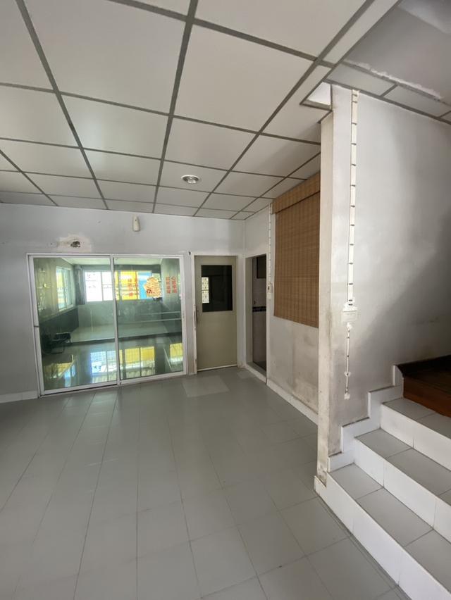 ขายบ้านเดี่ยวหลังมุม หมู่บ้านวรนุช เพชรเกษม 68 แยก 31 ขายตามสภาพ ราคาต่อรองได้ ทำเลดี ใกล้ MRT บางแค 2