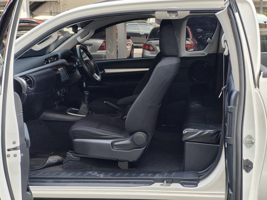 Toyota Revo 2.4 Prerunner Smart Cab MT  8