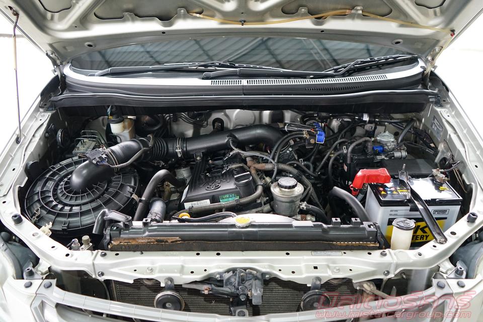 2012 TOYOTA INNOVA 2.0 G OPTION 8