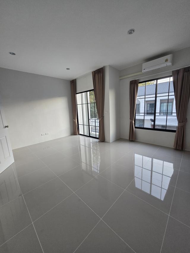 บ้านใหม่ให้เช่า ทาวน์โฮม 2 ชั้น 2 ห้องนอน 2 ห้องน้ำ 13