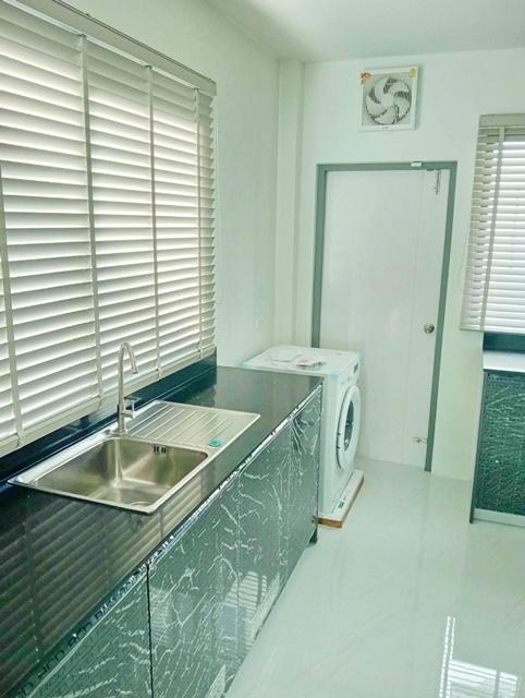 ถ.บางนา-ตราด ให้เช่าบ้านใหม่สุดหรู 2 ชั้น 80ตร.วา. 330ตร.ม. MEGAบางนา 700ม. MRT ศรีลาซาล 4.4 กม. หรูหรา พร้อมเฟอร์ฯ 6แอร 8