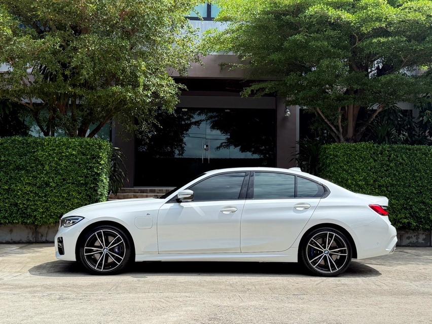 2021 BMW 330e MSPORT G20 รถมือเดียวออกป้ายแดง รถวิ่งน้อย เข้าศูนย์ทุกระยะ รถไม่เคยมีอุบัติเหตุครับ รูปที่ 5