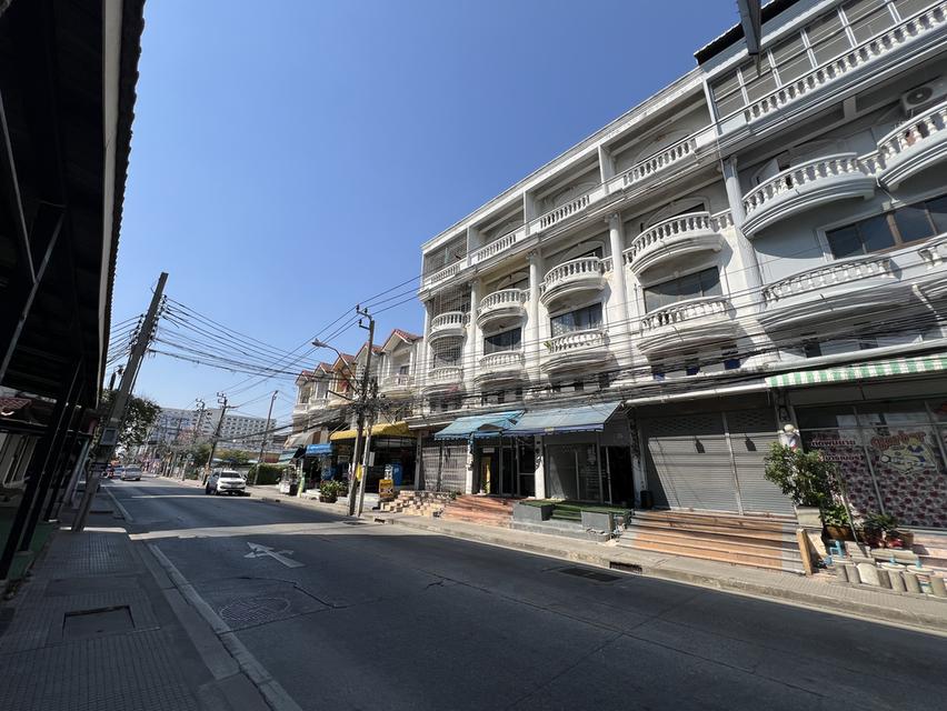 อาคารพาณิชย์ 1 คูหา หน้าตลาดราม2 ถูกๆ 2