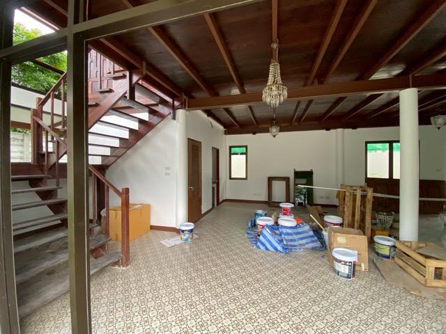 ให้เช่าบ้านเดี่ยวสร้างใหม่ 2 ชั้น เนื้อที่ 100 ตารางวา ซอยลาดพร้าว 101 เหมาะอยู่อาศัยและทำสำนักงาน จอดรถได้ 4คัน ใกล้รถไฟฟ้าสายสีเหลือง สถานีลาดพร้าว 5