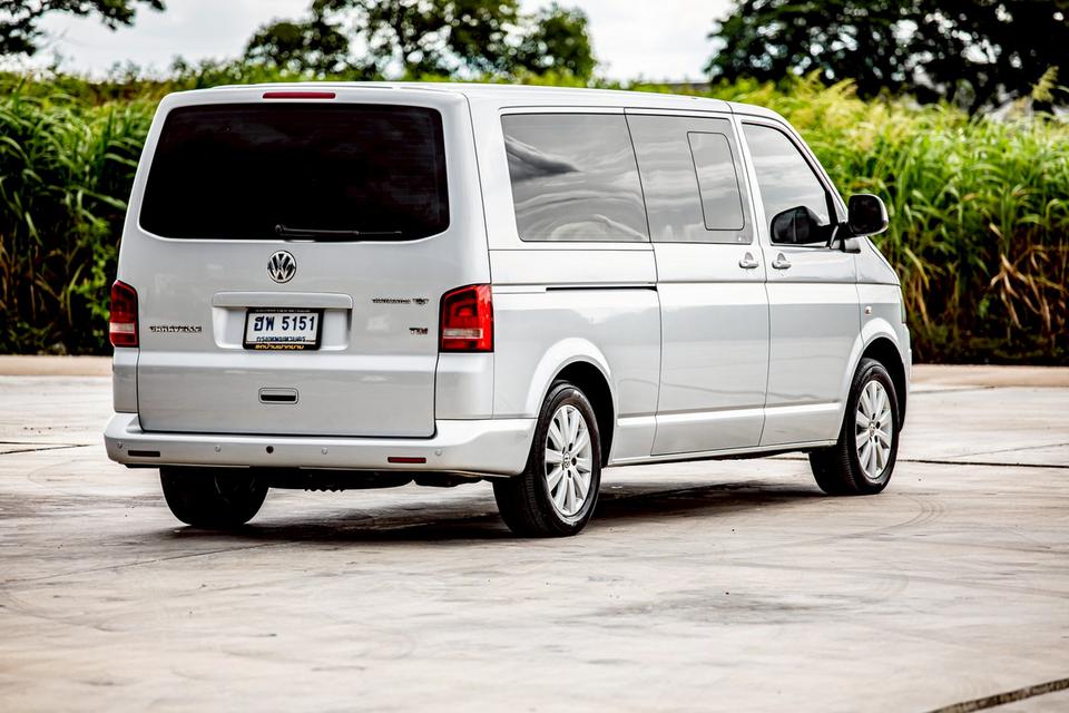 VOLKSWAGEN CARAVELLE 2.0 TDI ดีเซล ปี 2012 สีเทา มือเดียวป้ายแดง